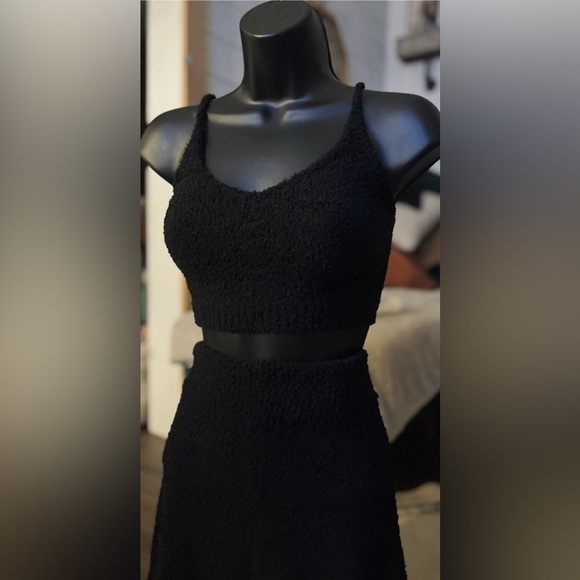 SHEIN black fuzzy crop top and high waist short set, size L - Picture 3 of 8